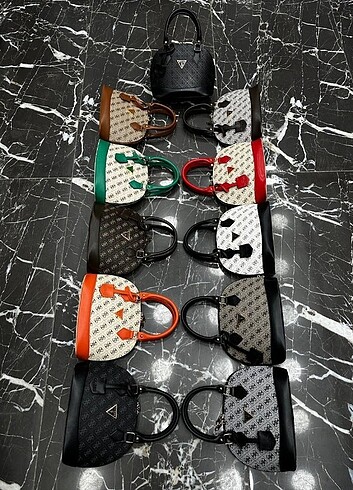 Guess Guess D çanta renkler mevcut sağ kaydırın