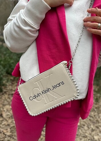Calvin klein Ölçüler 23x13 cm
