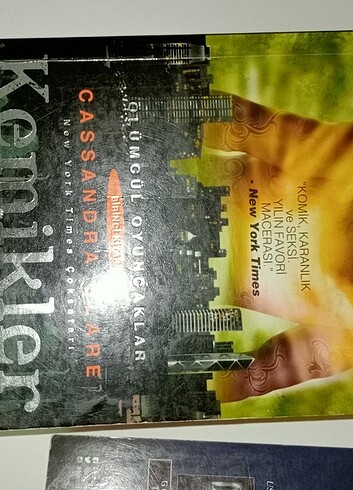 Beden Renk cassandra clare ölümcül oyuncaklar serisi ilk 3 kitap