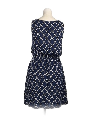 l Beden PreLoved Kısa Elbise %70 İndirimli.