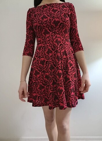 Kırmızı çan etek elbise