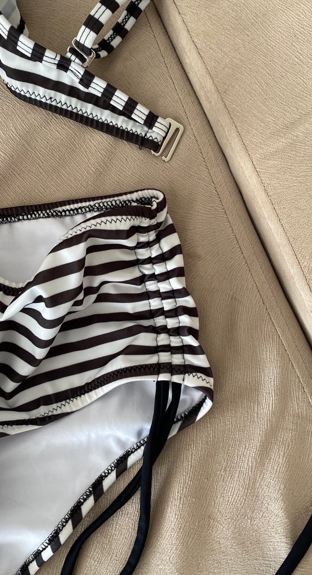 Siyah Beyaz Zebra Desenli Bikini Takımı - Görsel 3