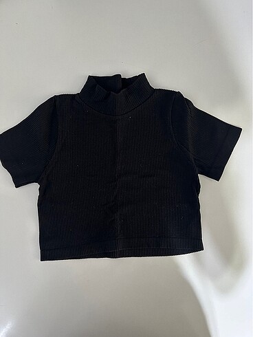 Siyah Crop