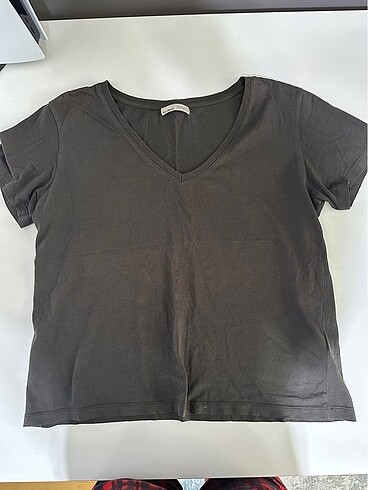 pull&bear gri v yaka tişört