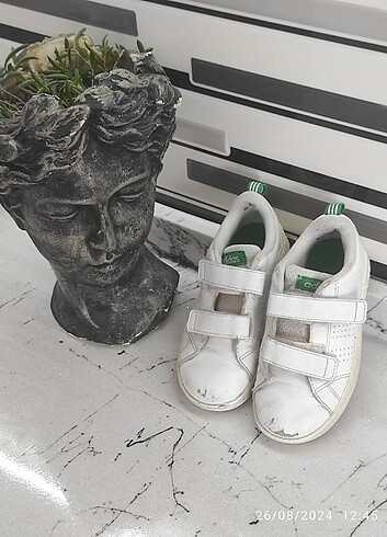 31 Beden beyaz Renk Adidas çocuk spor ayakkabı 