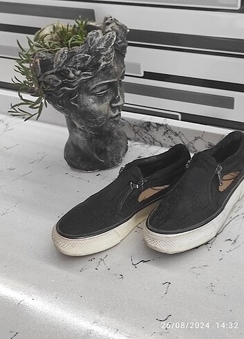 Bershka mevsimlik ayakkabı