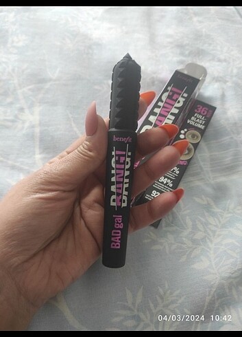 Beden Renk Benefit Bang maskara