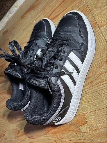 36,5 Beden Adidas orjinal ayakkabı