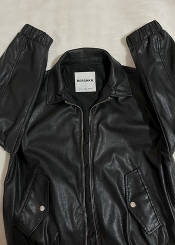 BERSHKA Siyah Deri Kadın Ceket - Görsel 2