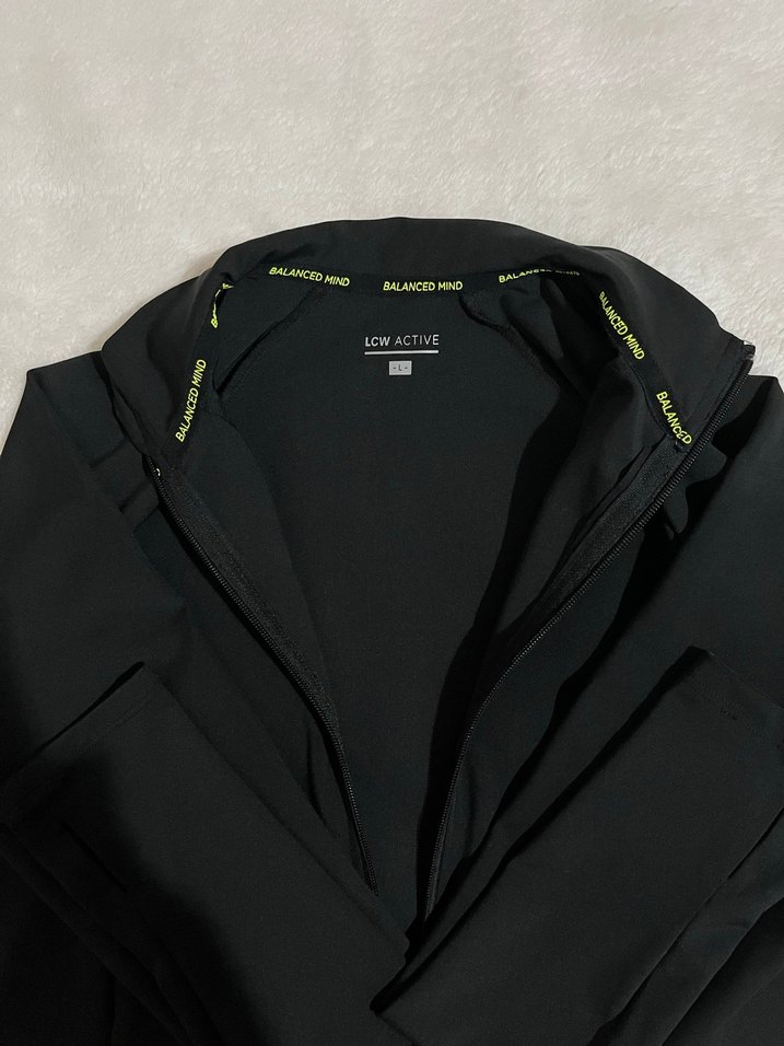 Siyah Yüksek Yakalı Fermuarlı Kadın Ceket - Görsel 2