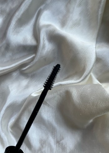 Essence Call Me Queen Siyah Maskara Princess - Görsel 2