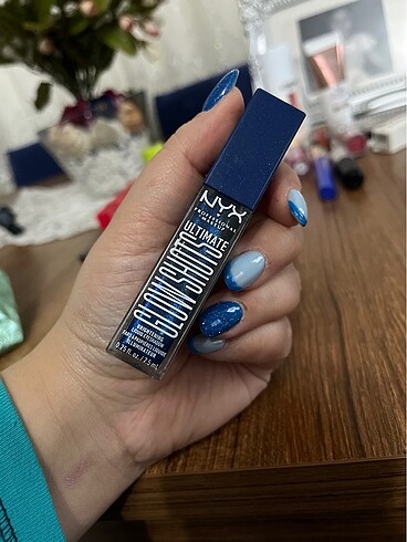 Beden nyx glow shots mavi likit far