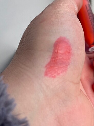 Beden revolution emily in paris lip tint