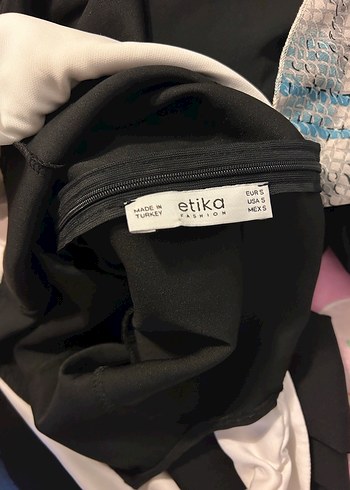 s Beden siyah Renk Kadın Siyah Beyaz V Yaka Elbise