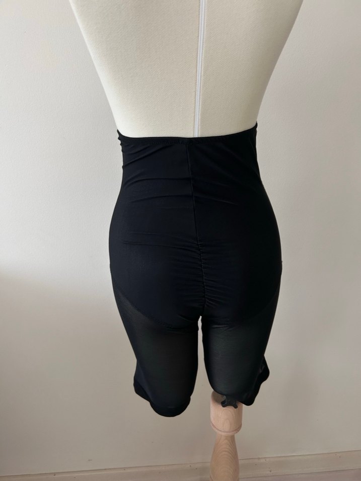 Siyah Korse - Görsel 3