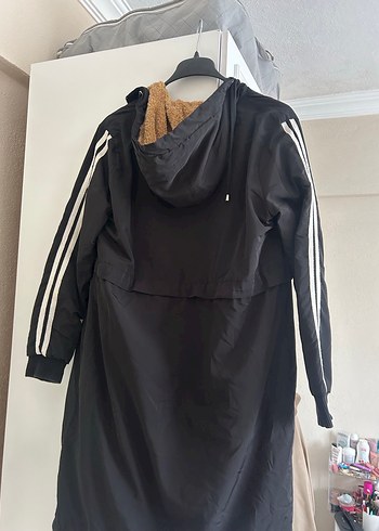 Siyah Kapüşonlu Tüylü Midi Kadın Mont - Görsel 5