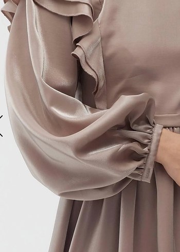 Fırfırlı Yüksek Yakalı Uzun abiye - Görsel 5