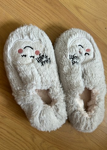 Beyaz Nakışlı Kız Peluş Ev Terliği - Görsel 2