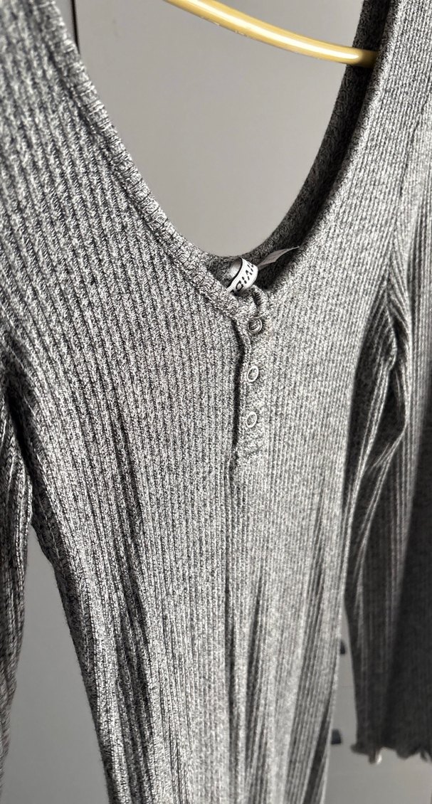Gri V Yaka Uzun Kollu Triko Elbise - Görsel 4