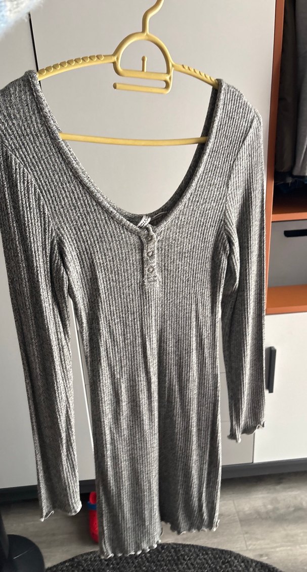 Gri V Yaka Uzun Kollu Triko Elbise - Görsel 2