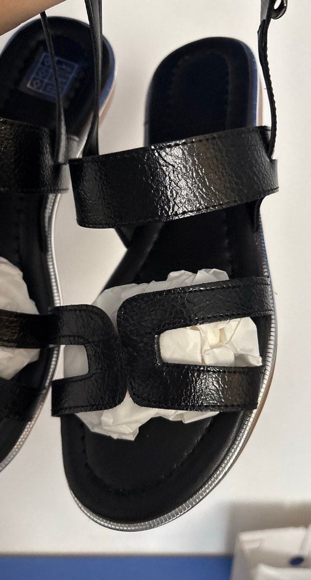 Siyah Tokalı Dolgu Topuklu Kadın Sandalet - Görsel 4