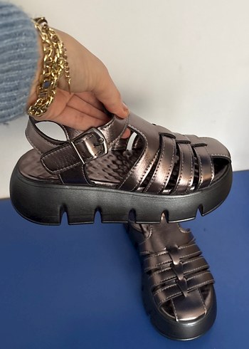 Kahverengi Deri Platform Topuklu Tokalı Sandalet - Görsel 2