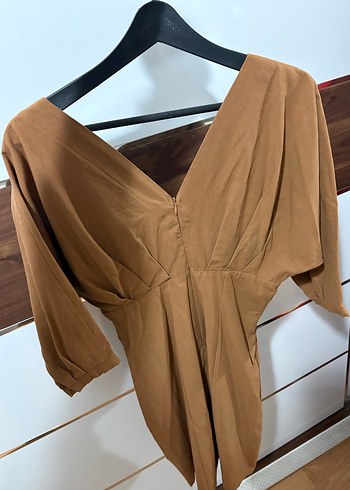 V Yaka Düğmeli Midi Kahverengi Elbise - Görsel 2