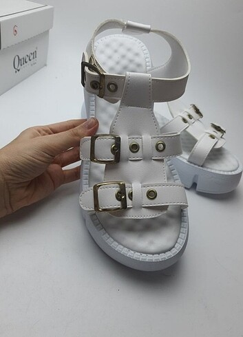 Zara 39 numara yeni ve etiketli sandalet
