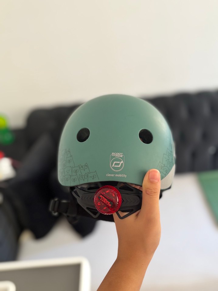 Yeşil Baskılı Biker Kaskı Velcro Bantlı - Görsel 2