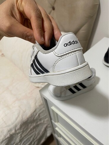 23 Beden Adidas çocuk ayakkabı