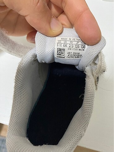 23 Beden beyaz Renk Adidas çocuk ayakkabı