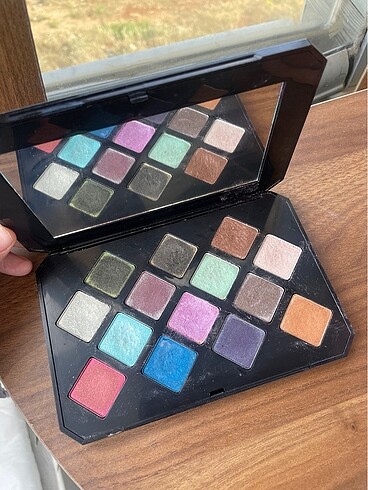 Fenty beauty galaxy palet