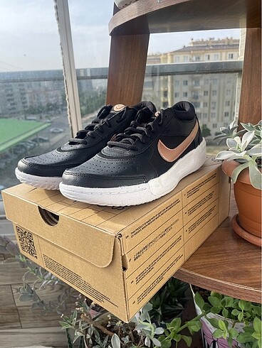 NİKE ZOOM COURT KADIN AYAKKABI