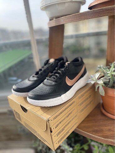 Nike NİKE ZOOM COURT KADIN AYAKKABI