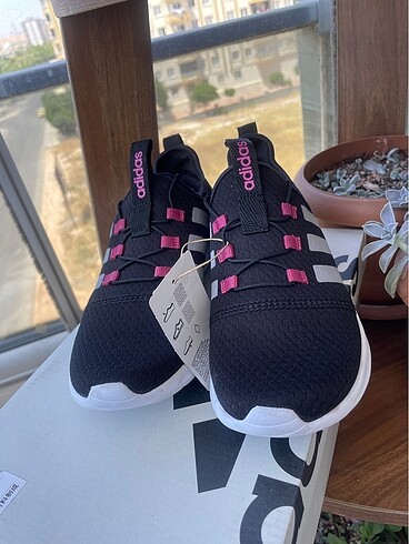 36,5 Beden Orijinal Adidas kadın ayakkabı