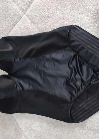 Siyah V Yaka İnce Askılı Bustiyer - Görsel 4