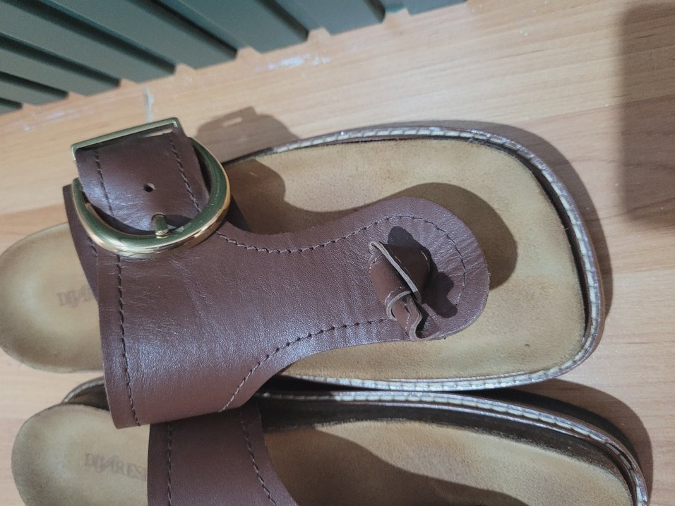 Kahverengi Deri Tokalı Dolgu Topuklu Kadın Terlik diverse - Görsel 2