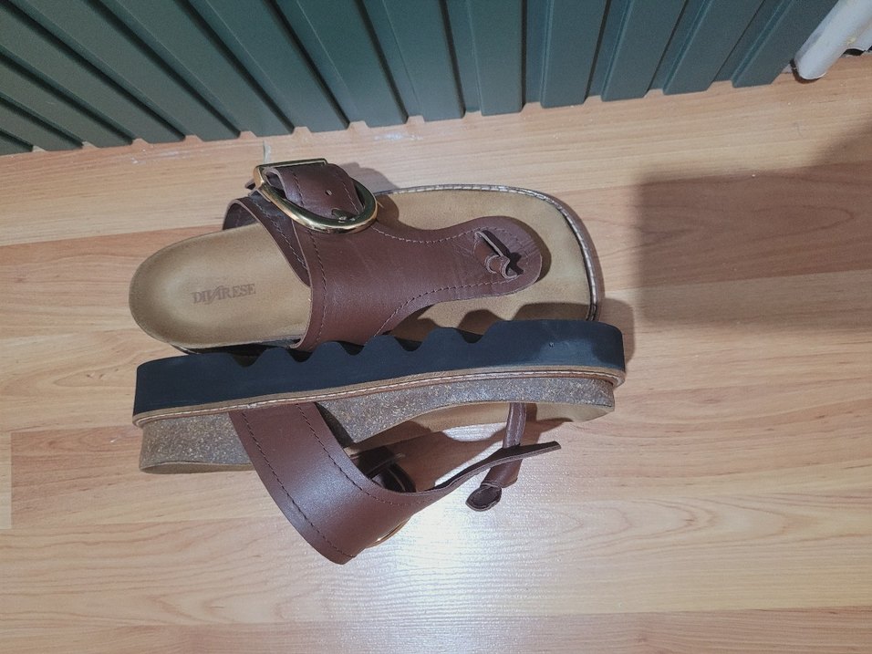 Kahverengi Deri Tokalı Dolgu Topuklu Kadın Terlik diverse - Görsel 4