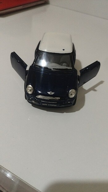 Mini Cooper oyuncak arabası 