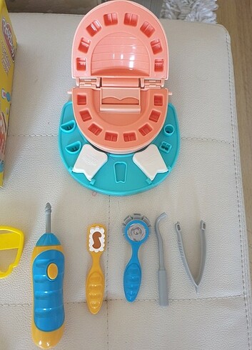 Beden Renk Play-Doh Doctor Drill'n Fill Dişçi Seti