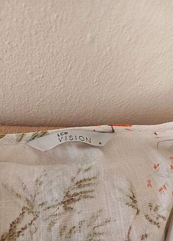 LC Waikiki Keten çiçekli gömlek 