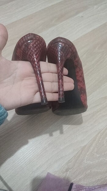 36 Beden Bordo yılan derisi desenli 