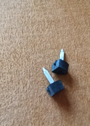 Minimalist Siyah topuk ucu - Görsel 3