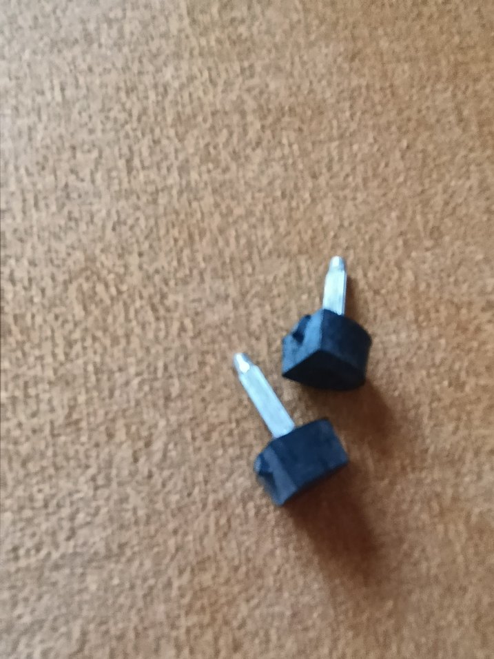 Minimalist Siyah topuk ucu - Görsel 3