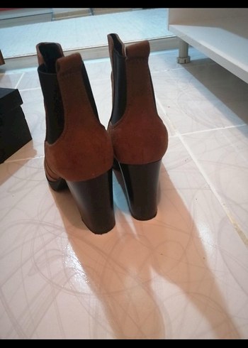 Kahverengi Süet Kadın Bot - Görsel 3