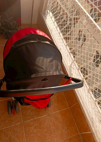 Kırmızı Bebek Arabası - Görsel 3