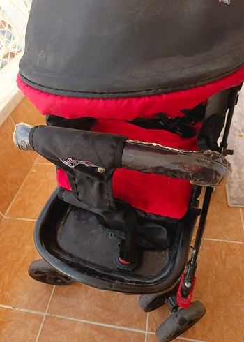 Kırmızı Bebek Arabası - Görsel 6