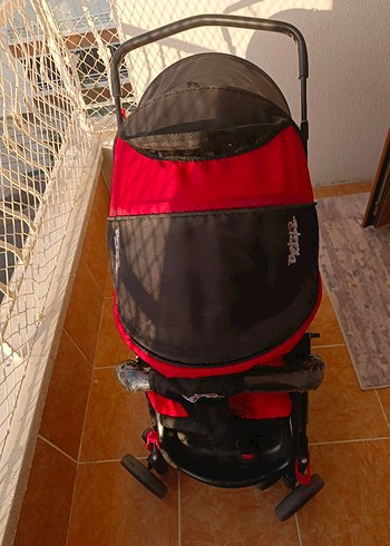 Kırmızı Bebek Arabası - Görsel 2