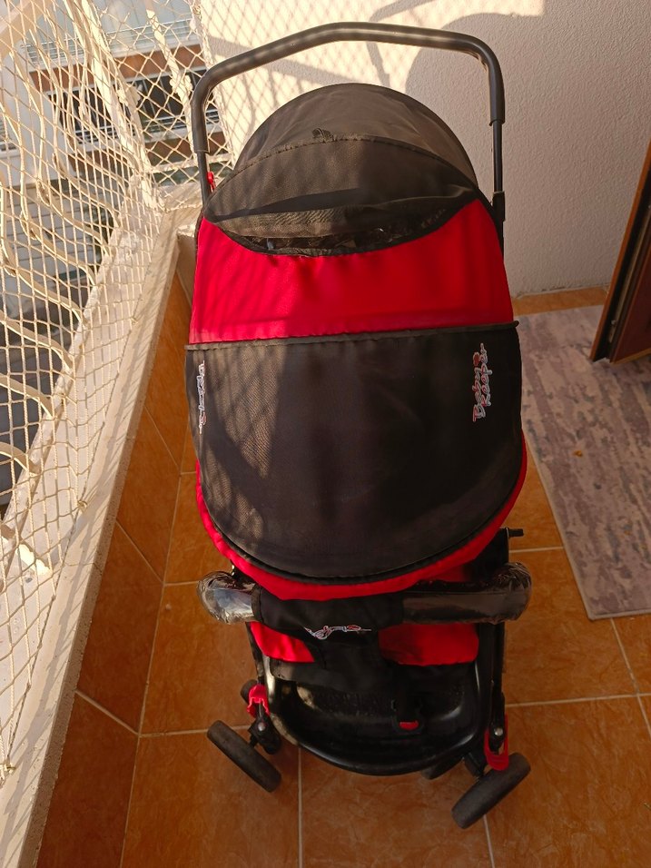 Kırmızı Bebek Arabası - Görsel 2