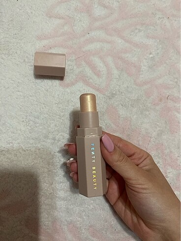 Beden Renk fenty beauty aydınlatıcı stick